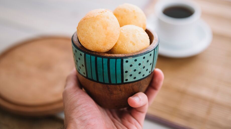 A fabricação de pão de queijo desempenha um papel fundamental na economia de Paracatu