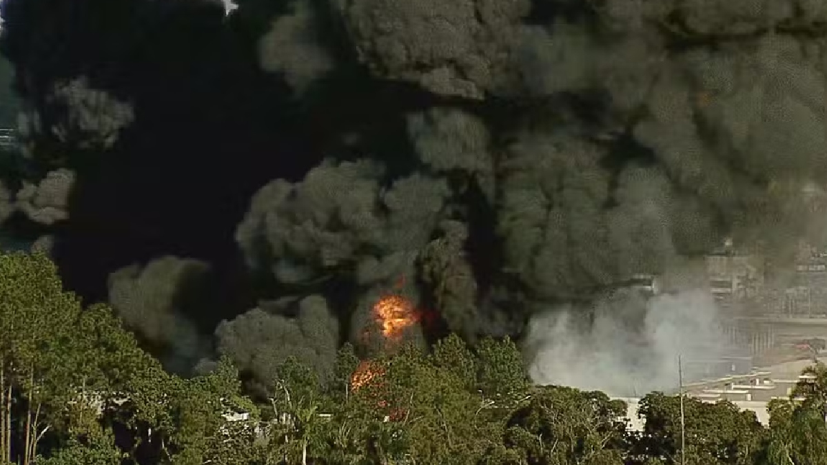 Cerca de 12 viaturas foram enviadas para o atendimento da ocorrência