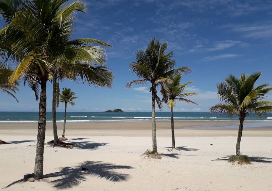 Praia da Enseada, uma das mais bonitas e movimentadas de Guarujá