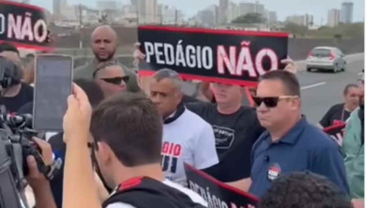 Na rodovia, as primeiras praças de pedágio já estão sendo instaladas