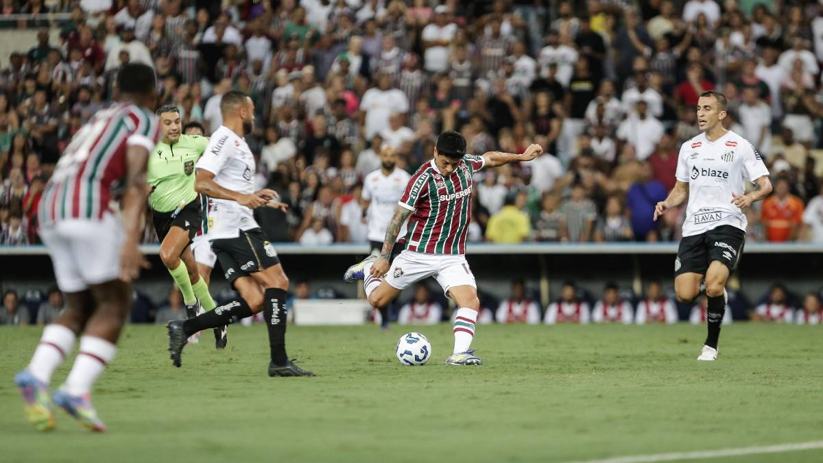 O Alvinegro praiano estreia Juan Pablo Vojvoda, seu novo treinador, em um momento complicado
