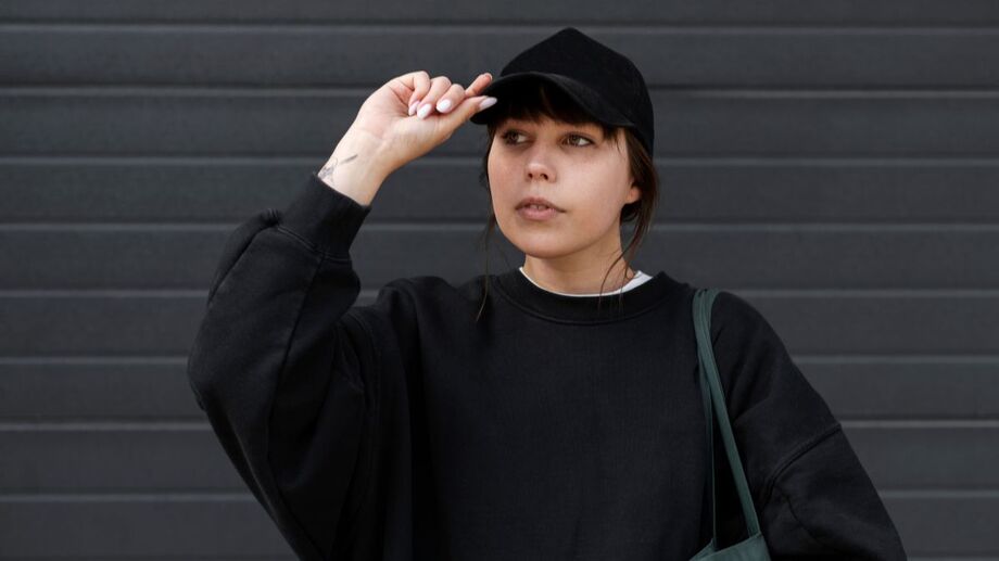 O uso frequente do preto não é apenas uma questão de gosto pessoal, mas também uma estratégia inconsciente