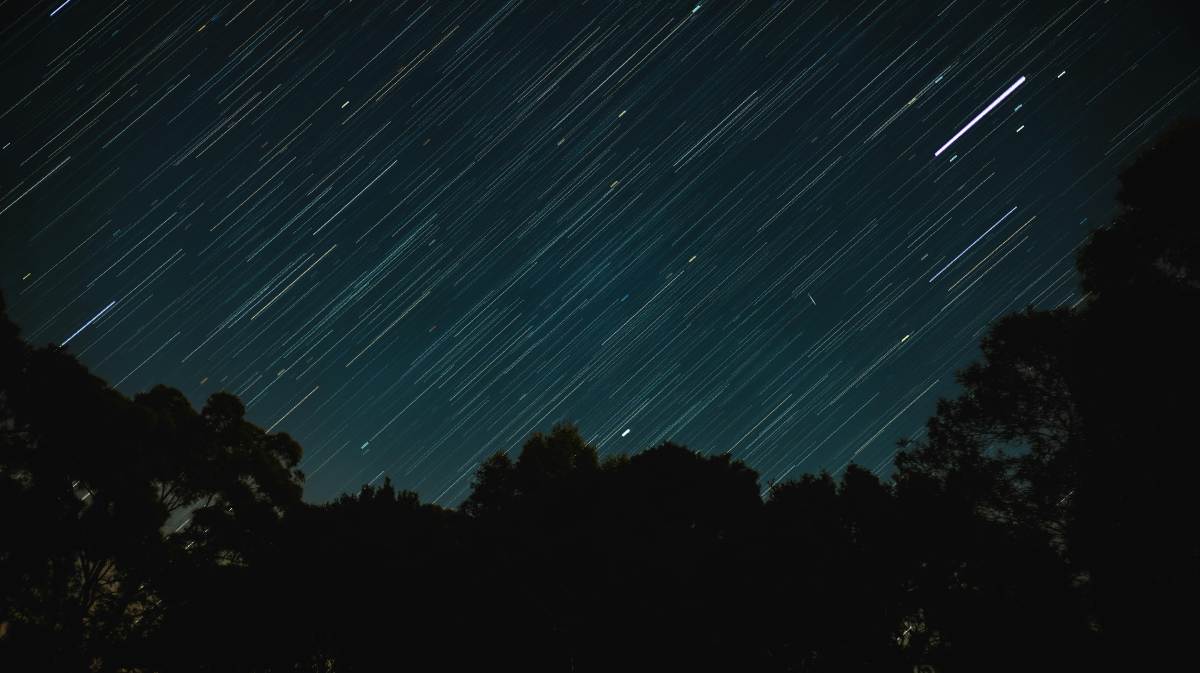 Chuva de meteoros acontece hoje e será um espetáculo no céu