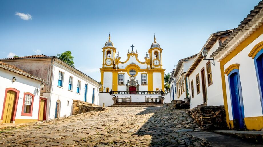 Tiradentes passou a adotar seu nome atual em homenagem a Joaquim José da Silva Xavier, o Tiradentes