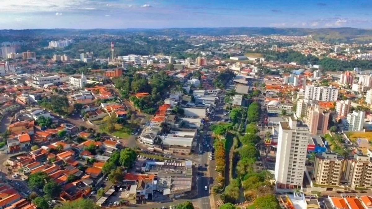 O custo de vida equilibrado também é um atrativo para famílias e trabalhadores que buscam estabilidade longe do caos das grandes metrópoles.