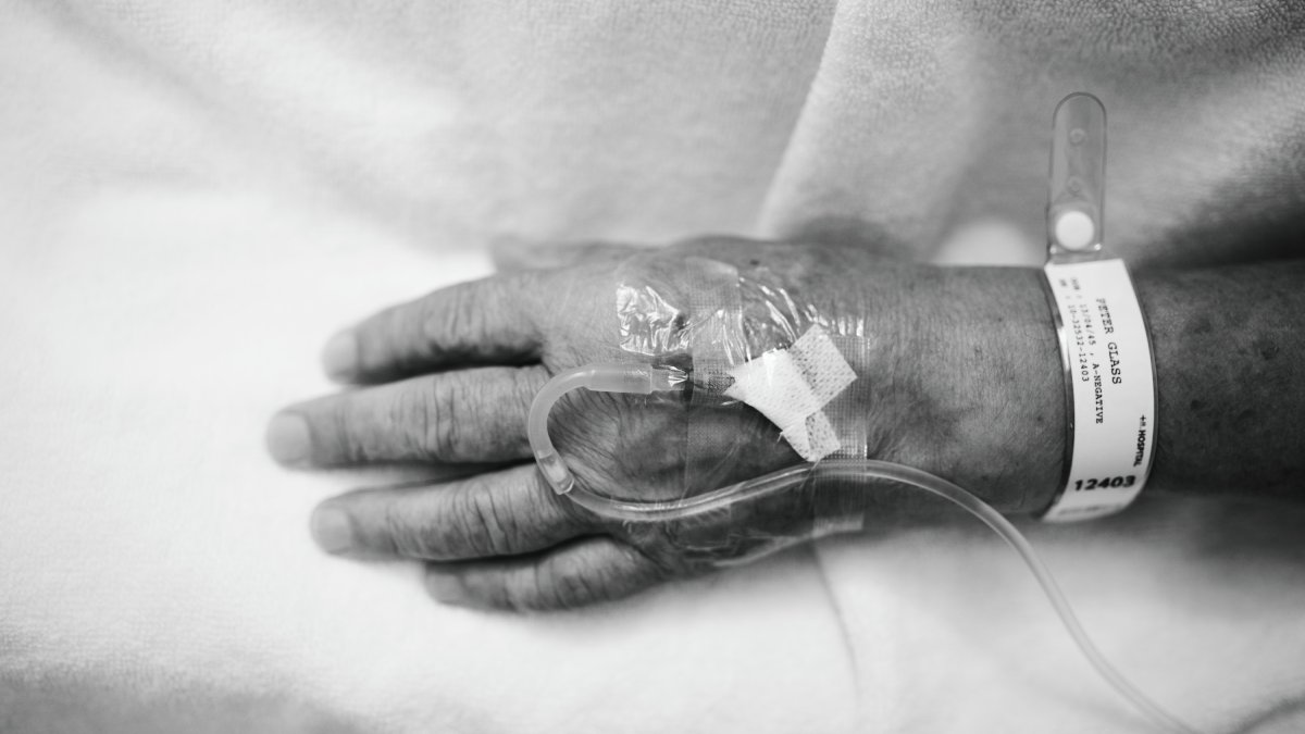 Médicos explicam como identificar os sinais que antecedem o fim da vida