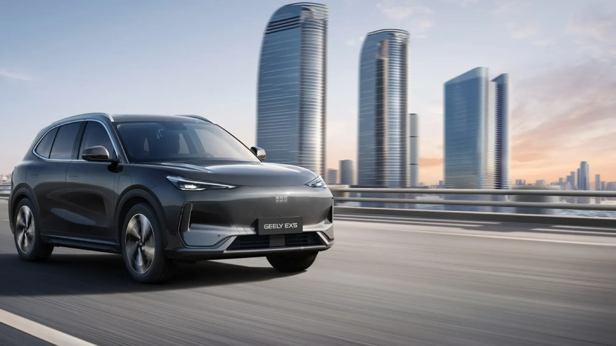 O modelo chega em duas versões: Pro e Max