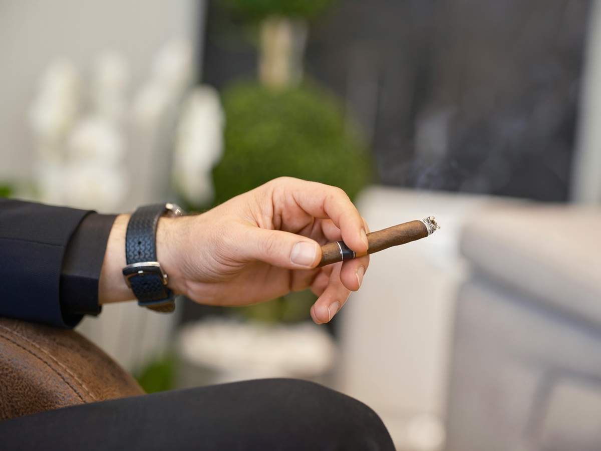 Sessão exclusiva de harmonização de charutos e destilados será conduzida pelo especialista André Caruso