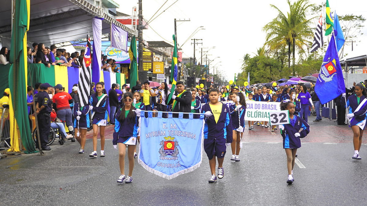 As atividades começam às 8h, com a solenidade de hasteamento do Pavilhão Nacional e a apresentação da Banda do Exército, na Praça das Bandeiras