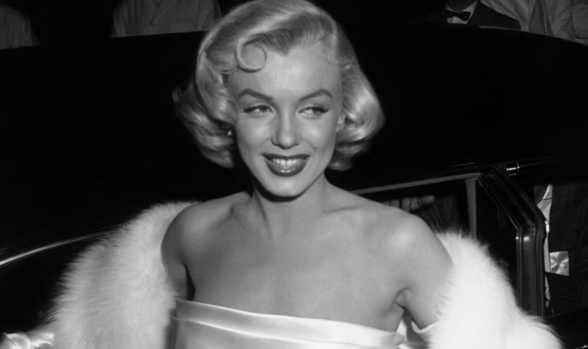 Se antes era visto como um mau agouro, hoje o bico de viúva é considerado por muitos um charme natural, capaz de dar um diferencial ao rosto