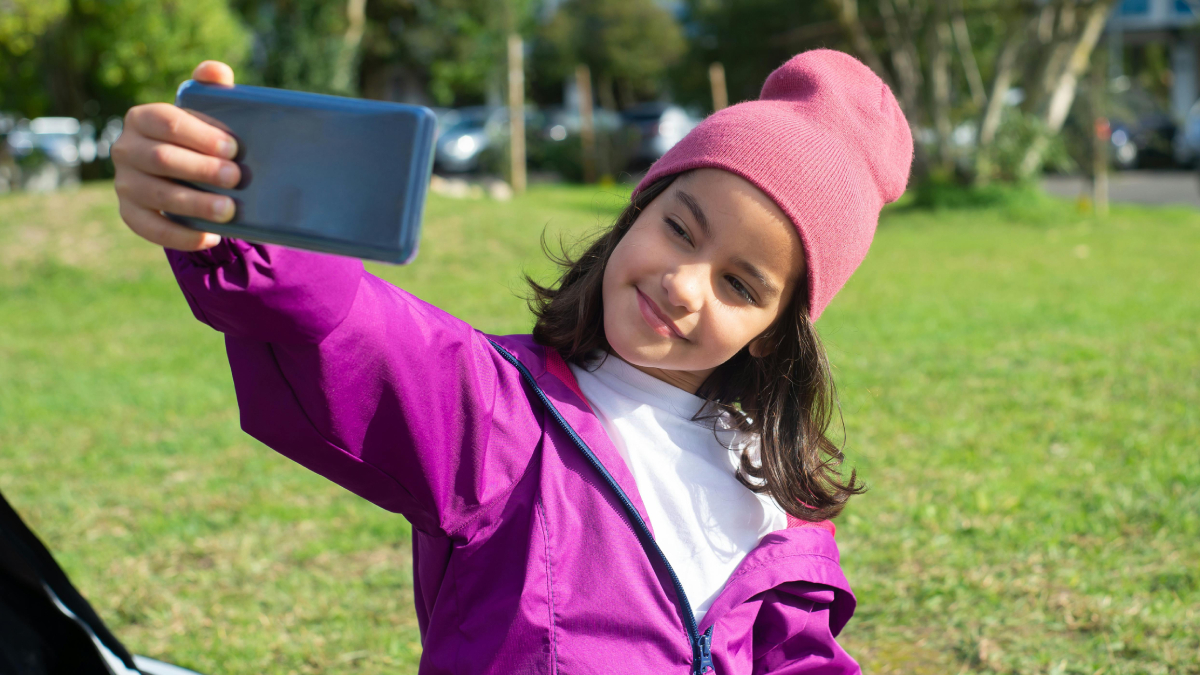 Expor crianças na internet para fins de lucro sem avaliação judicial traz riscos imediatos e sérios