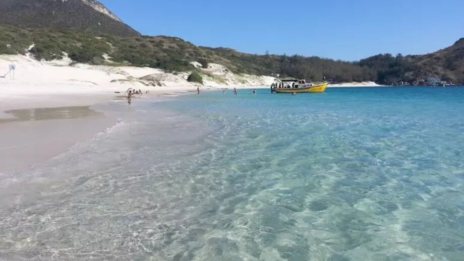Praia do Farol, localizada em Arraial do Cabo, foi considerada a