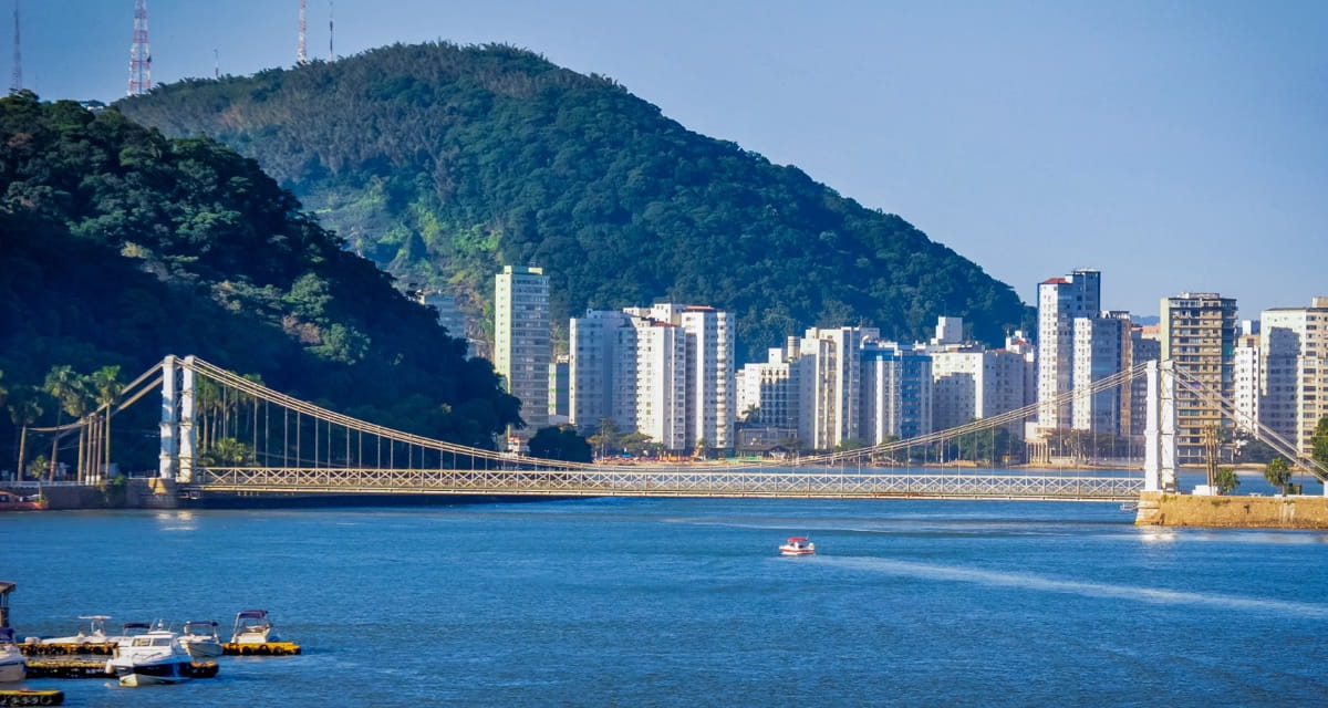 Essas obras ocorrem para garantir melhores condições estruturais e facilitar o deslocamento entre São Vicente e Praia Grande