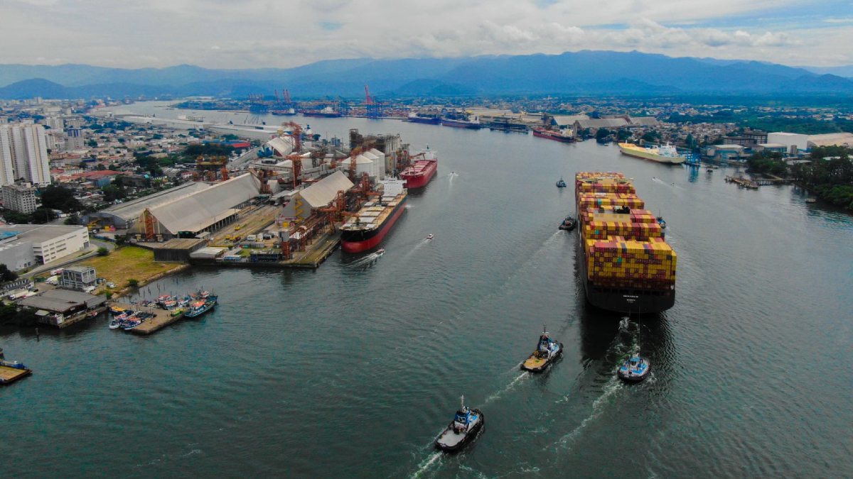 O Porto de Santos movimentou 105,7 milhões de toneladas