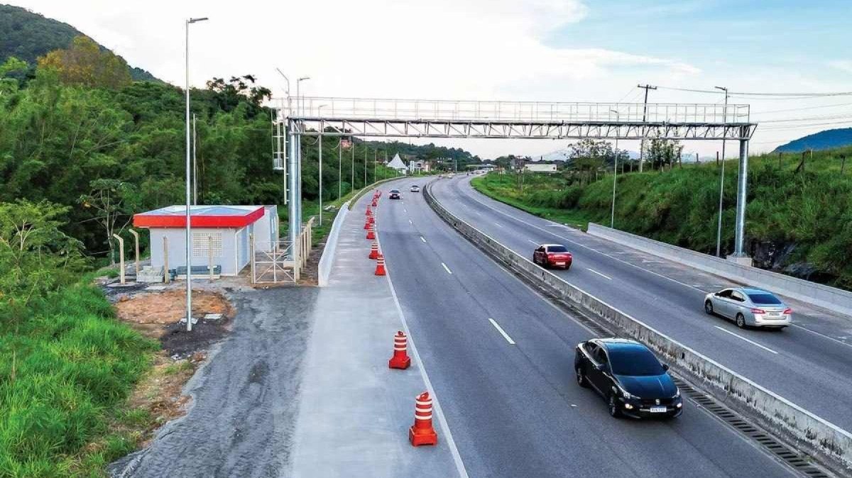 A medida tem gerado ampla repercussão negativa entre moradores, comerciantes e autoridades locais