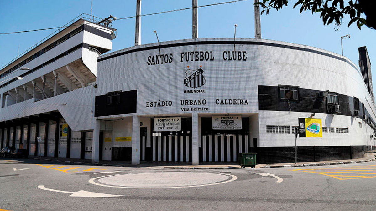 O Estádio Urbano Caldeira, a lendária Vila Belmiro, está localizado no coração do bairro de mesmo nome, um endereço de fácil acesso para quem está na cidade
