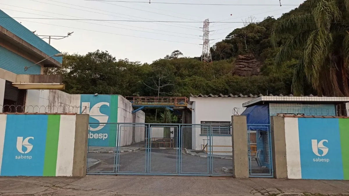 Moradores de Guarujá relatam problemas com o desabastecimento de água na cidade