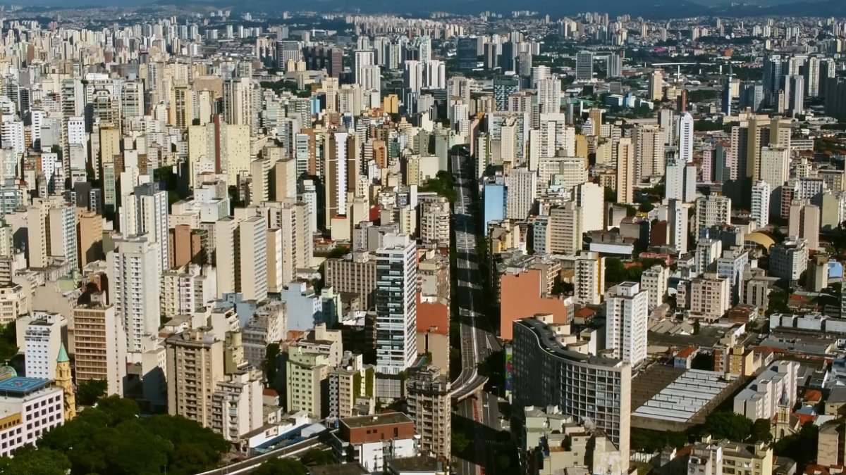 Mapas e guias de ruas de São Paulo ainda revelam marcas da água escondida sob o concreto