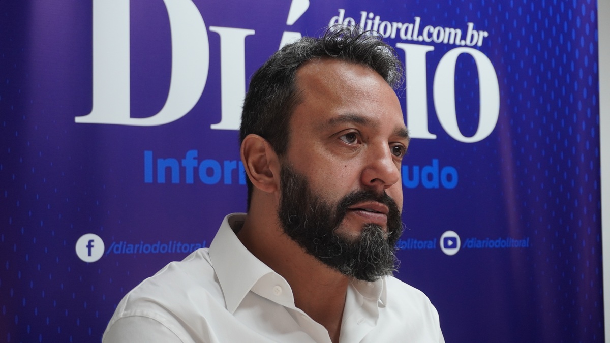 O secretário de Cultura de Santos, Rafael Leal, esteve na redação do Diário do Litoral