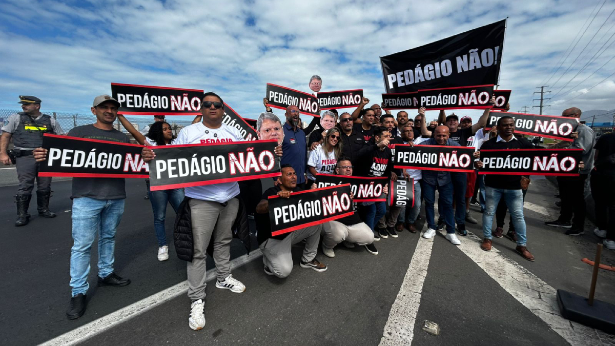 Boa parte do protesto foi direcionada ao governador do estado