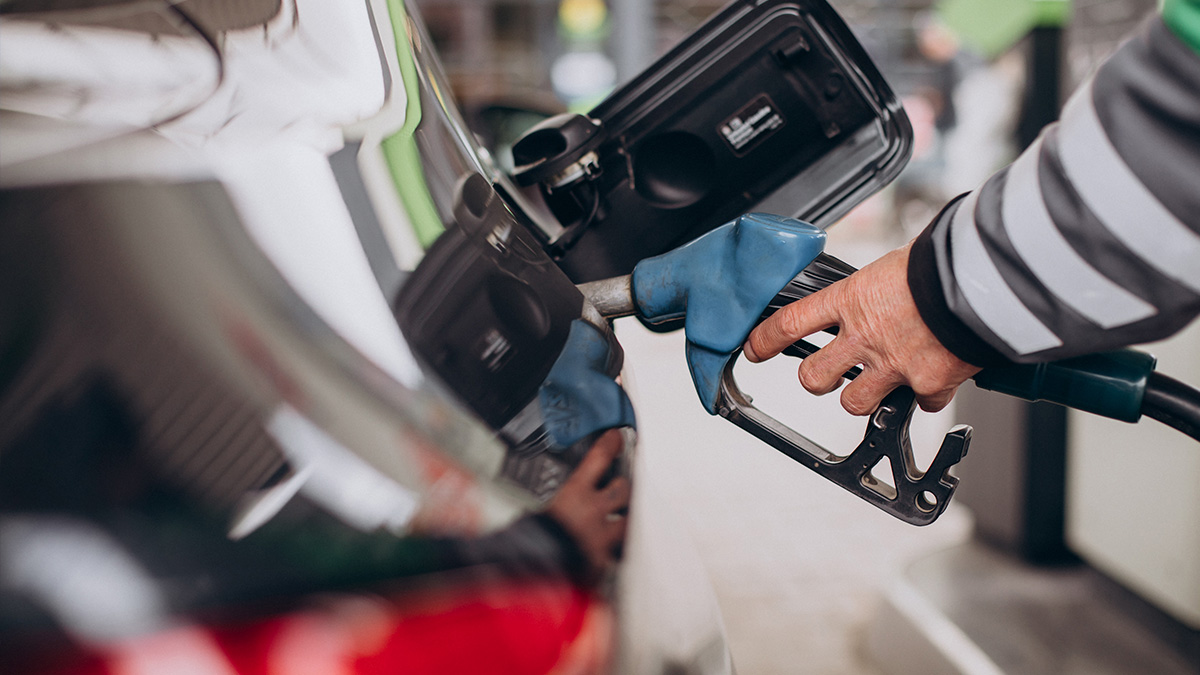 Com os preços dos combustíveis em constante alta, é natural que motoristas procurem formas de economizar no dia a dia.