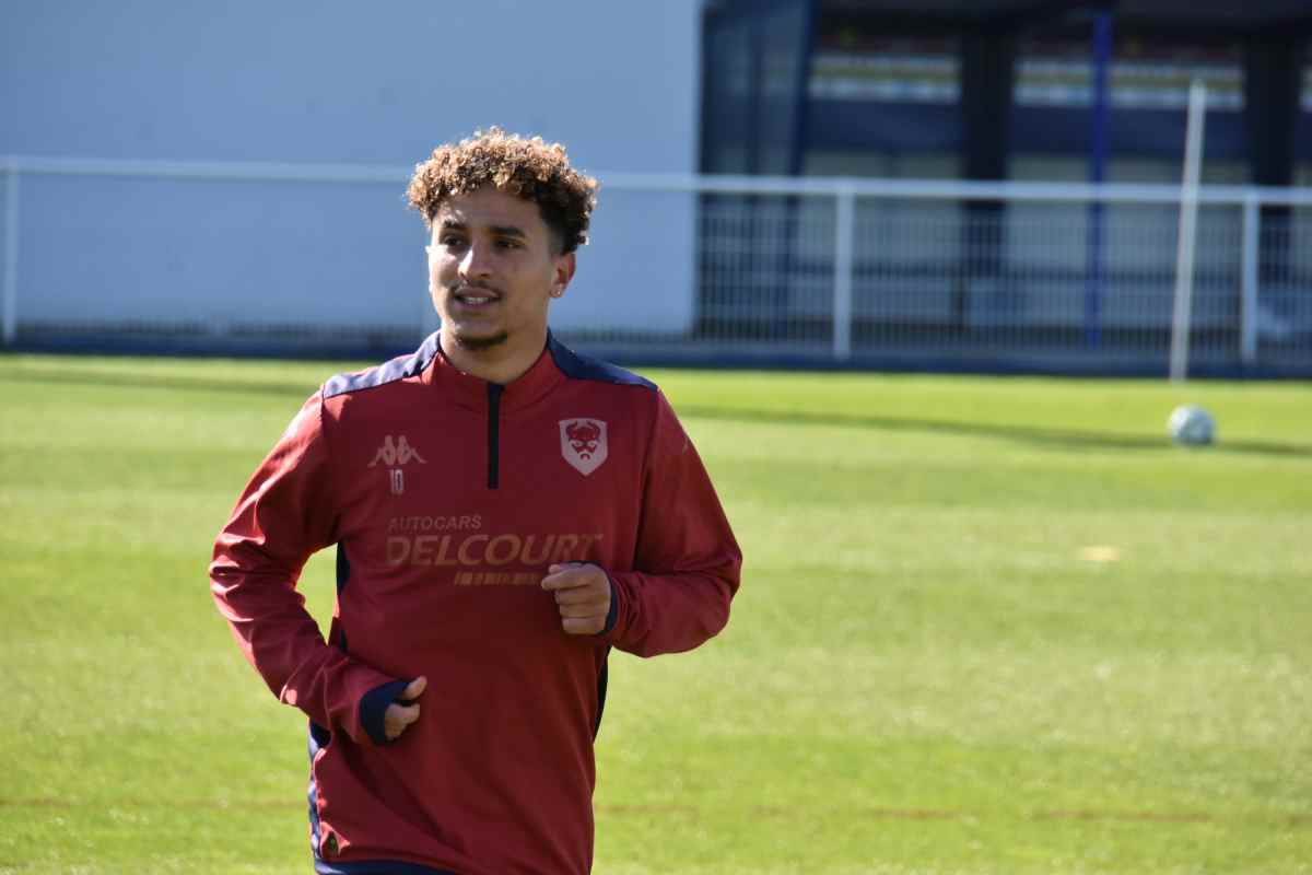 Segundo o tradicional jornal francês L'Équipe, o Alvinegro Praiano ofereceu um contrato de dois anos