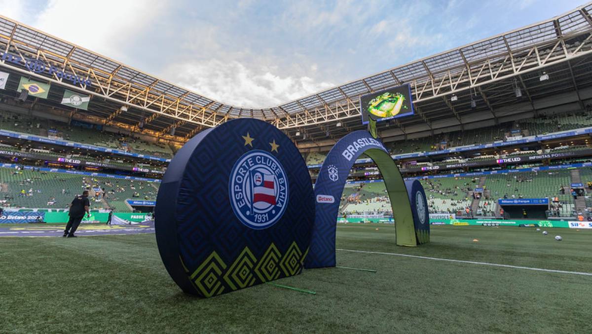 O Palmeiras busca retomar a liderança da competição, precisando torcer por resultados do Flamengo e vencer a partida
