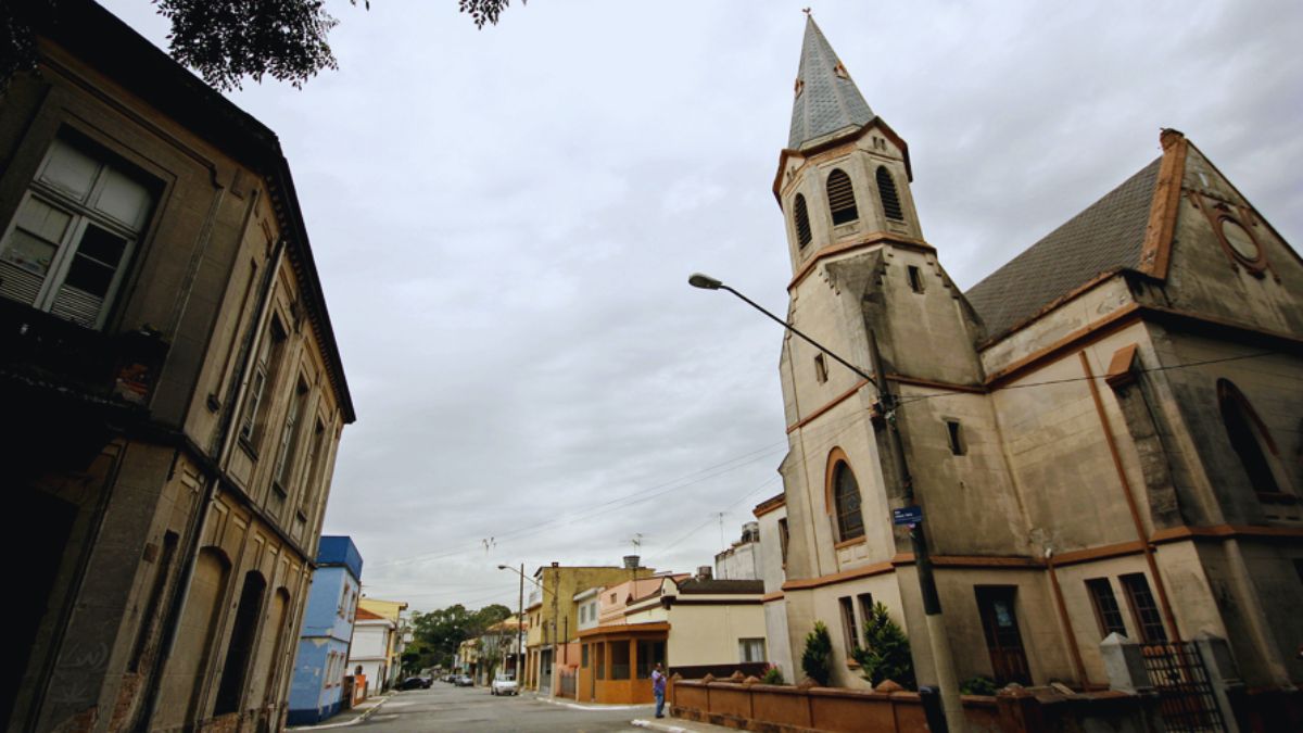 Localizada no Belenzinho, na Zona Leste, a Vila Maria Zélia é considerada a primeira vila operária de São Paulo