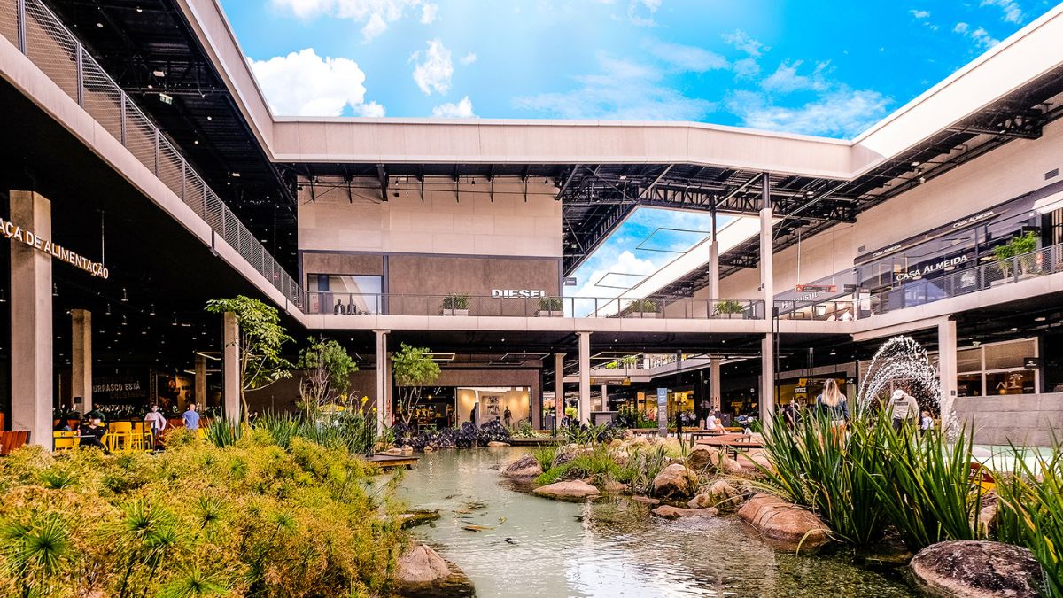 Outlet Premium Grande São Paulo oferece até 70% de desconto em mais de 100 lojas