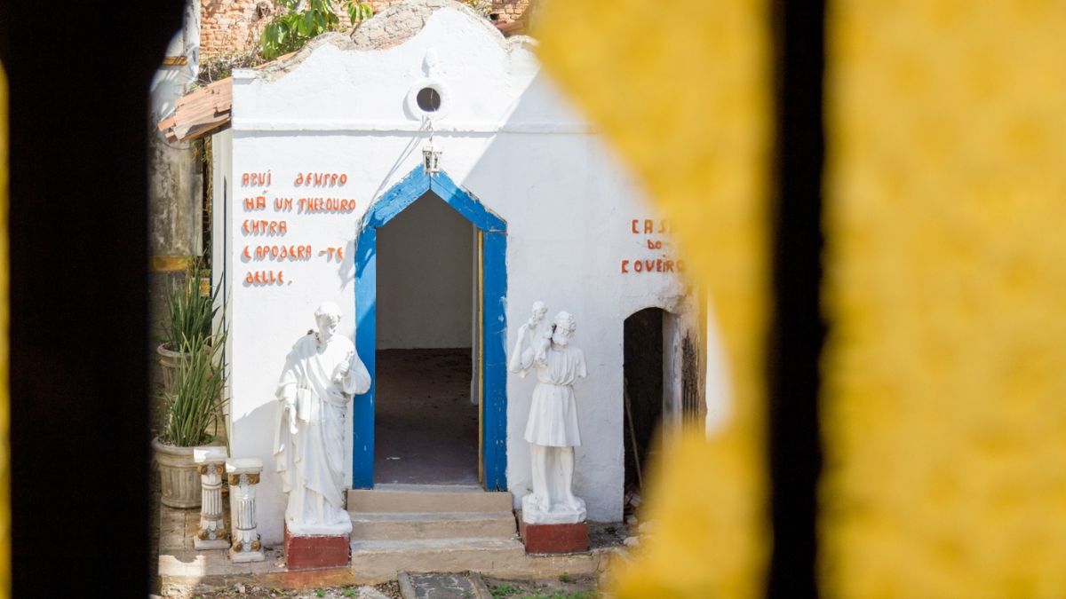 Espaço criado pelo colecionador Raful de Raful reúne relíquias raras e hoje recebe o público em visitas guiadas