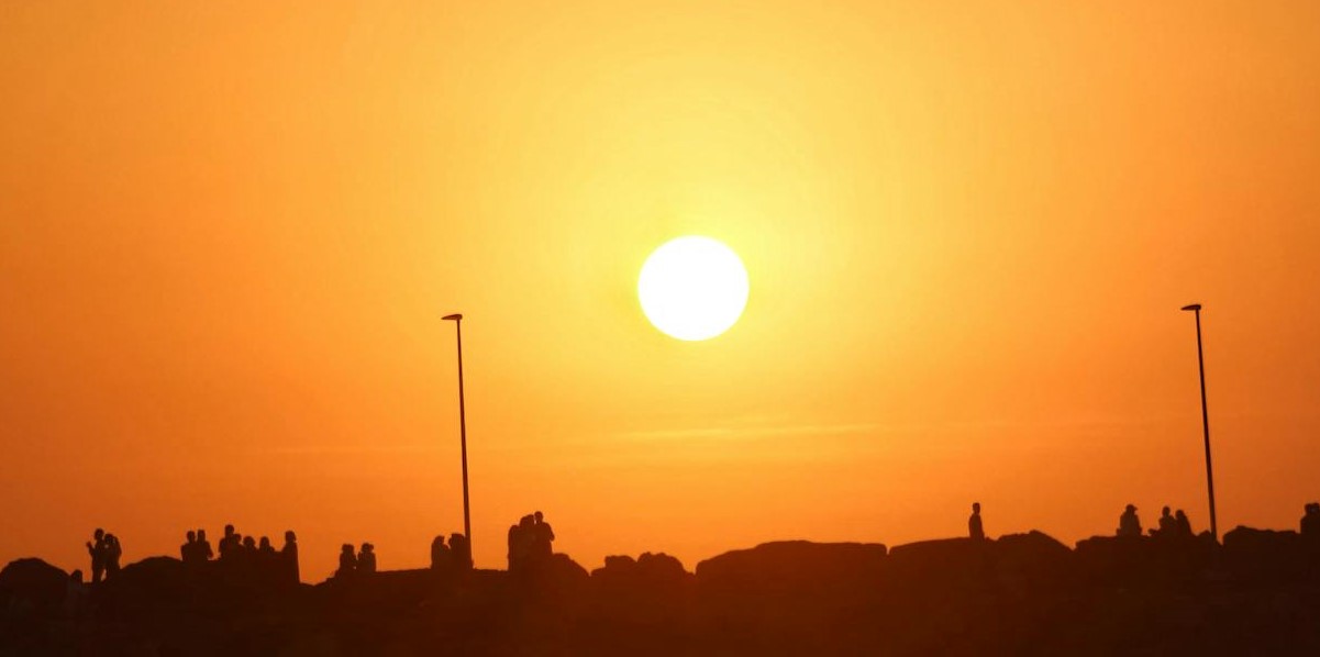 A previsão para os próximos dias é de tempo seco, com elevação das temperaturas e queda na umidade do ar