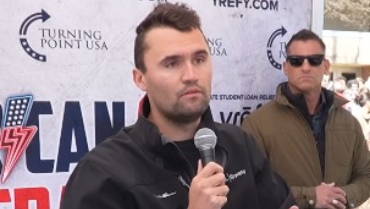 Kirk havia sido atingido enquanto participava de uma atividade ao ar livre dentro do campus