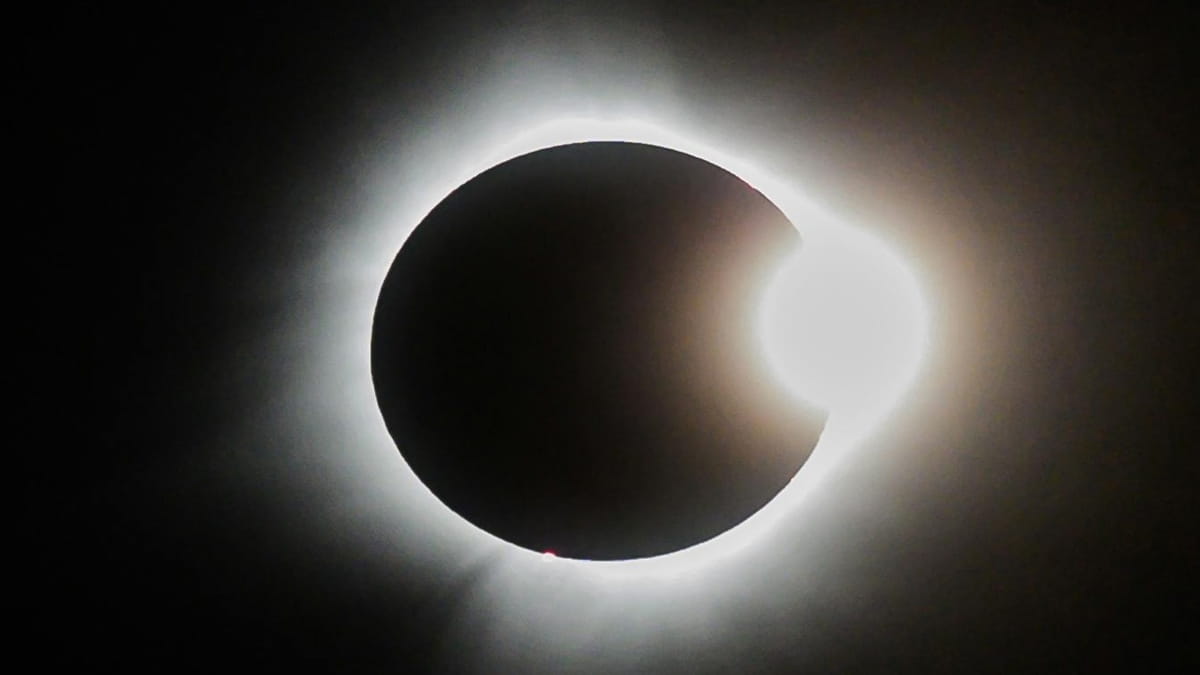 Eclipse parcial do sol está previsto para acontecer na tarde deste domingo, 21, e será visível por alguns países