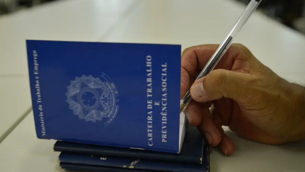 Pessoas com surdez podem se aposentar por invalidez, deficiência ou obter auxílio-doença