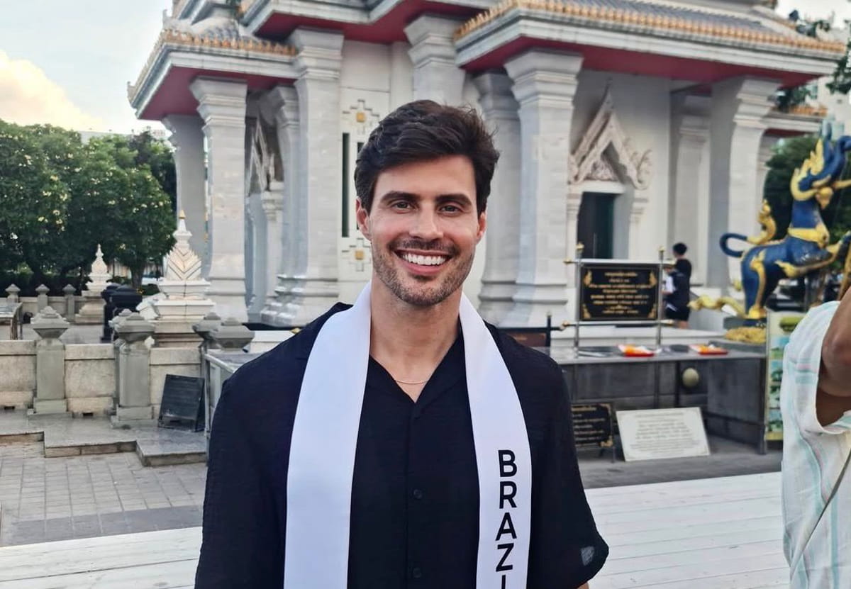 Com 1,85m de altura, Rodrigo mostrou versatilidade nos desfiles, arrancando aplausos em suas apresentações de traje social, smoking e sunga