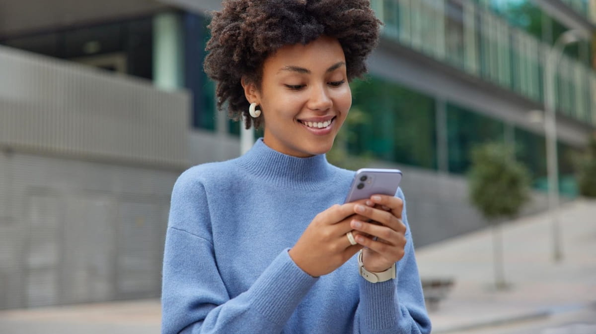 O Wi-Fi Curitiba foi lançado para democratizar a conectividade em espaços públicos e reduzir desigualdades digitais