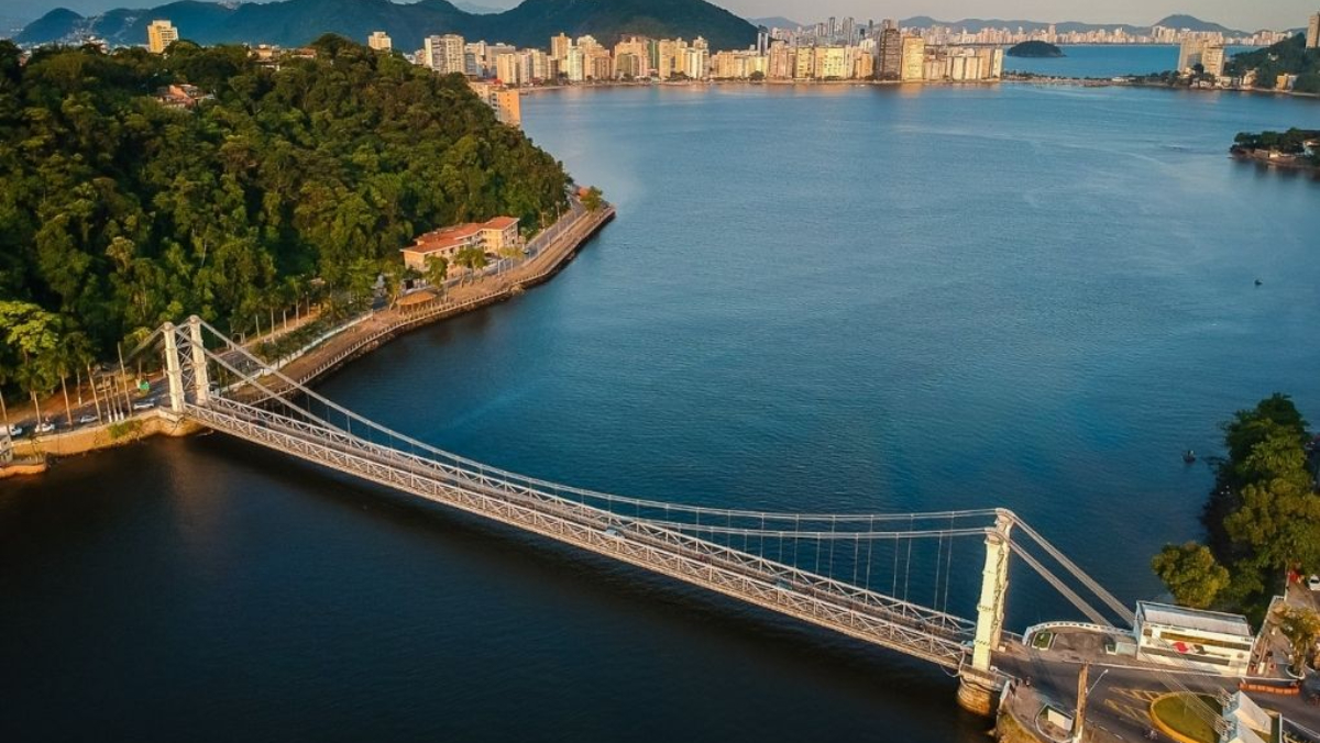 Um dos maiores avanços foi no setor econômico, em que São Vicente ganhou 102 colocações