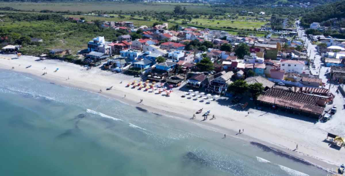 O município tem atraído cada vez mais turistas, especialmente por meio de plataformas de hospedagem