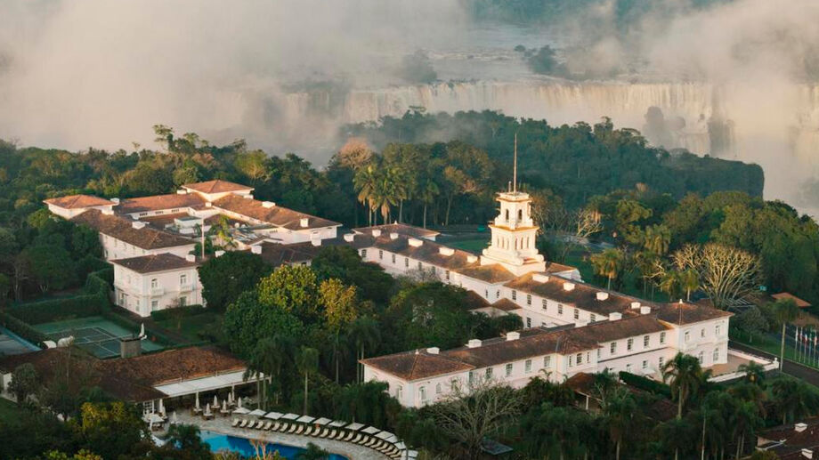 Localizado dentro do Parque Nacional do Iguaçu, ele foi eleito o 6&ordm; hotel mais bonito do mundo