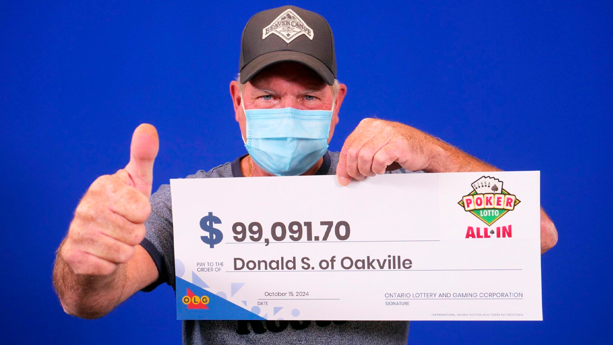 A sorte finalmente sorriu, duas vezes, para Donald Sullivan, um aposentado de Oakville, em Ontário, que tem apostado na loteria há mais de 30 anos.