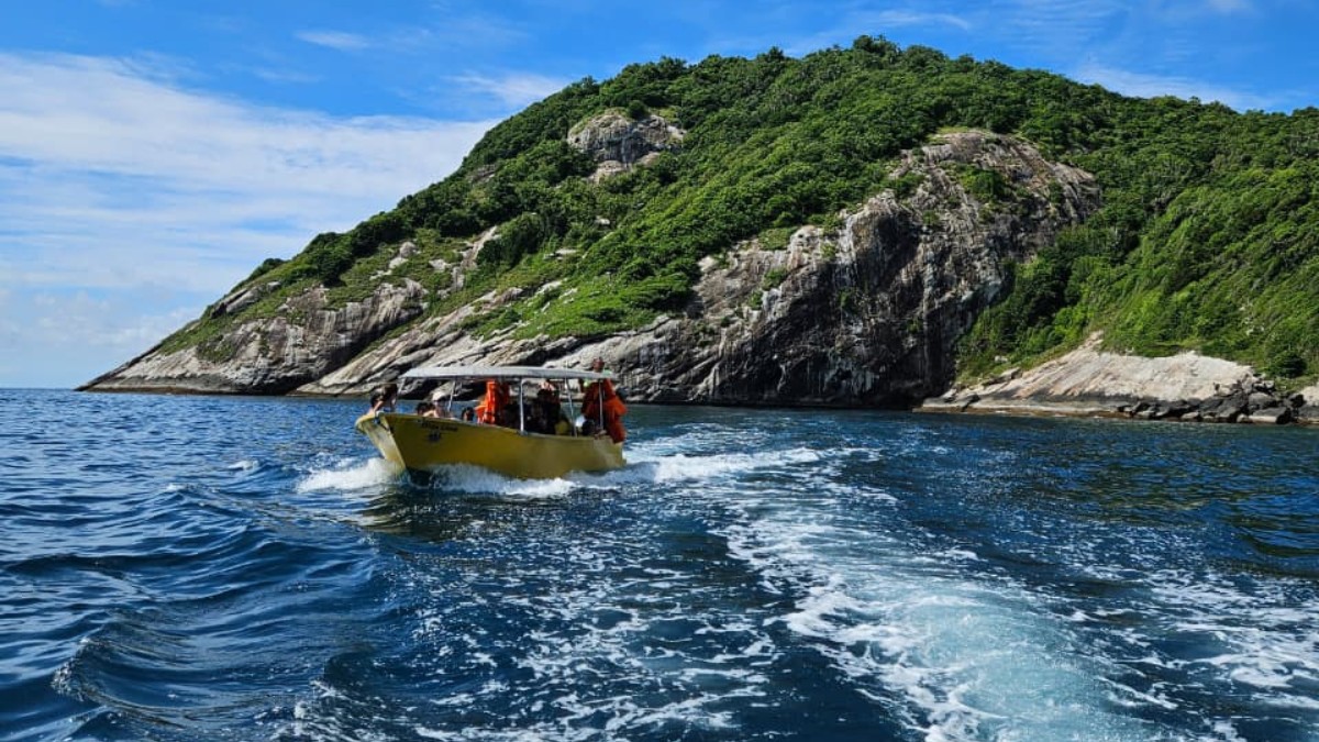 Passeios partem da cidade de Peruíbe