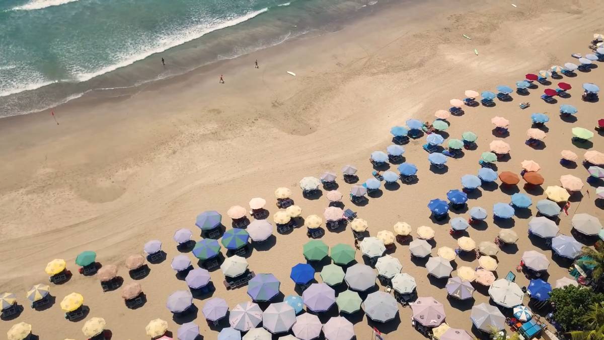 O destino combina natureza exuberante com uma cena vibrante de cafés