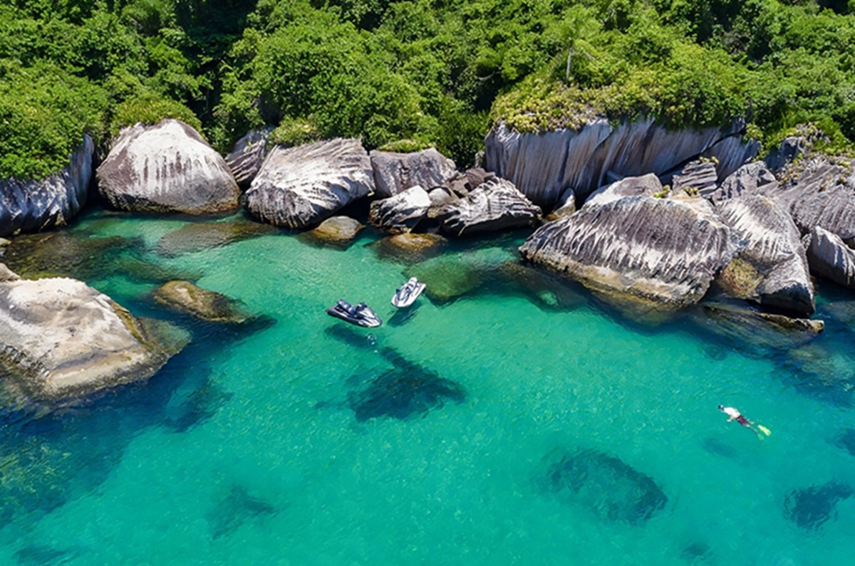 Montão do Trigo, em São Sebastião, é um refúgio de águas cristalinas e lendas de piratas