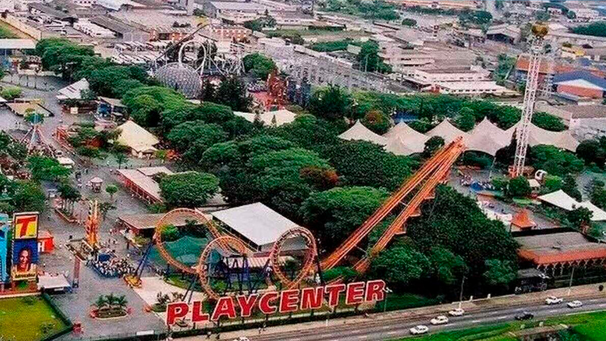 O Playcenter, lendário parque de diversões que marcou gerações na cidade de São Paulo, encerrou suas atividades em julho de 2012.
