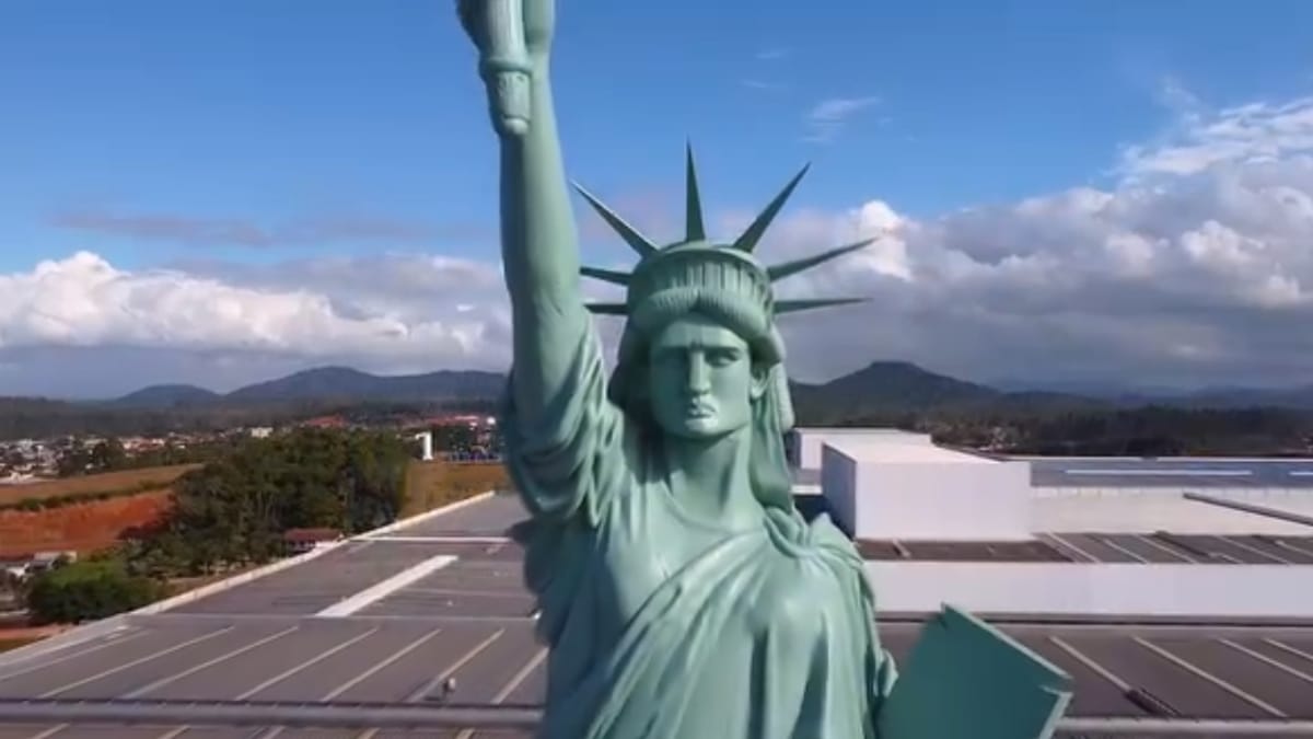 Valor da Estátua da Liberdade que é instalada na frente das lojas Havan surpreende