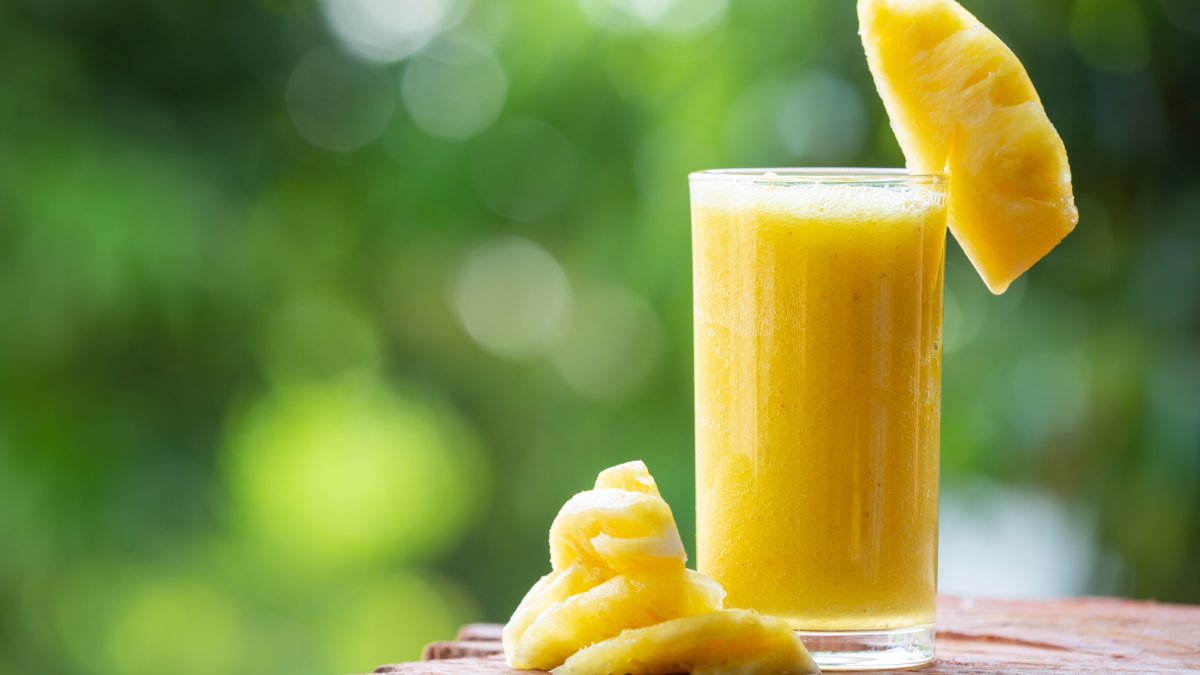 O abacaxi não é só sabor: suas vitaminas, minerais e a enzima bromelaína ajudam coração, articulações e digestão