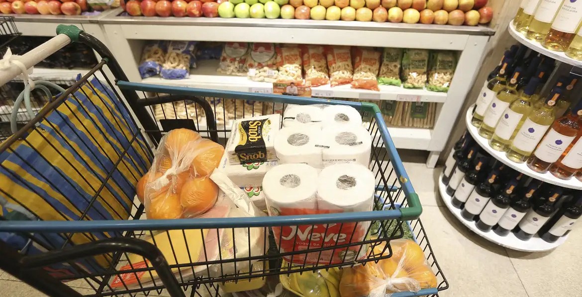 Famosa rede de supermercados comprada pelo Carrefour está fechando