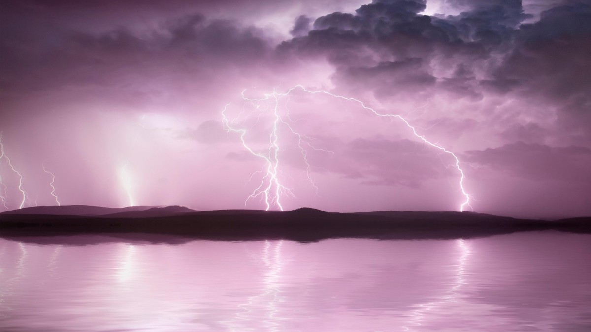 Defesa Civil alertou para a possibilidade de quedas de raio na faixa de areia