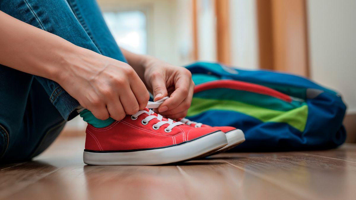 Chega de sujeira da rua dentro de casa a regra do descalce-se que todos agradecem