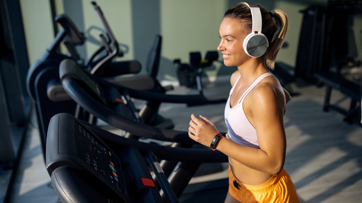 Descubra se vale mais apostar no treino matinal ou no vespertino para alcançar resultados